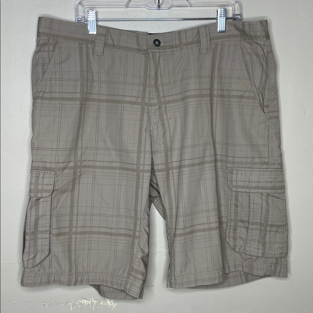 THE NORTH FACE Tan & Cream Plaid Cargo Shorts Casual Camping Hiking 40 Regular
